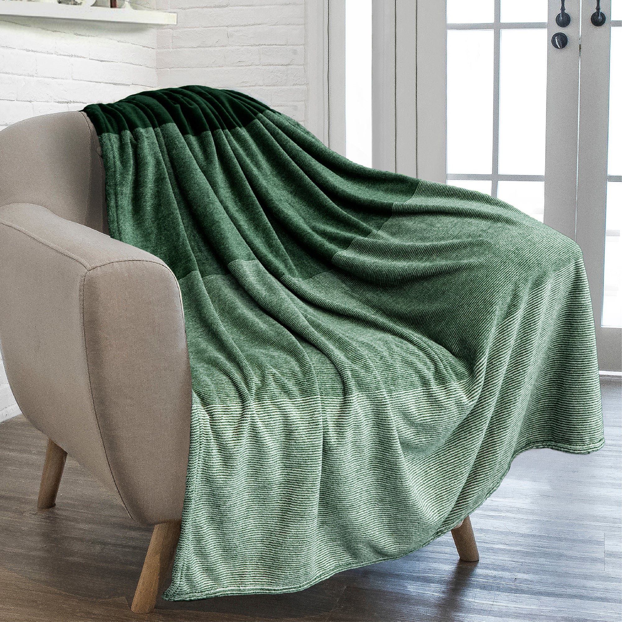 Gradient Ombre Fleece Blanket – PAVILIA
